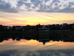 目元の血行不良を改善するためのEMS温熱の効果は？