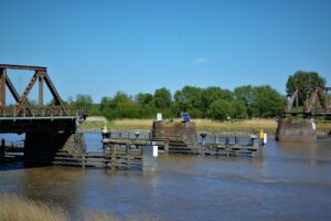 目元のたるみケアにEMSはどのように効果的ですか？