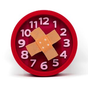 目元の小ジワを改善するための即効テクニックは？