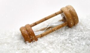 レチノールを使うタイミングは夜と朝のどちらが効果的？