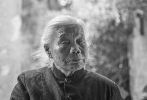 目元のシワを本気で対策する方法は？